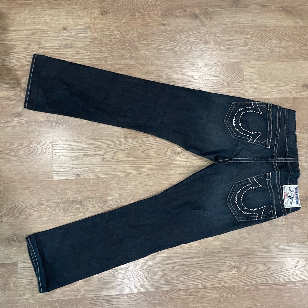Mens True Religion jeans in awesome condition!! 🥳